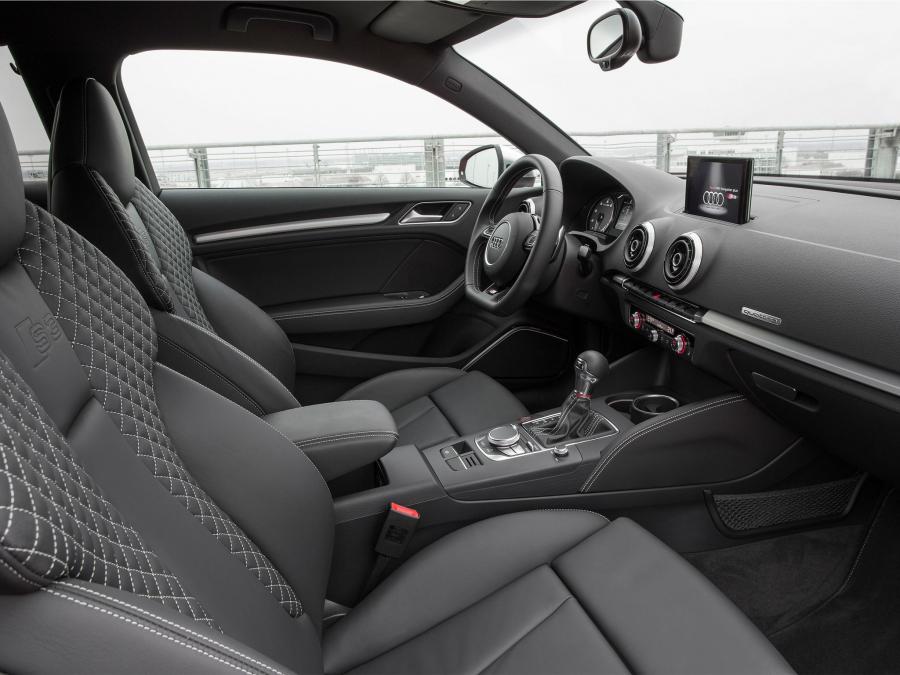 Интерьер Audi S3 (8V) 2013 года  (WW) (фото 23 из 101)